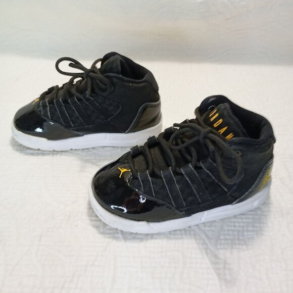 Air Jordan 11 Retro Low Toddler Size 7C Black & Yellow - Picture 10 of 10